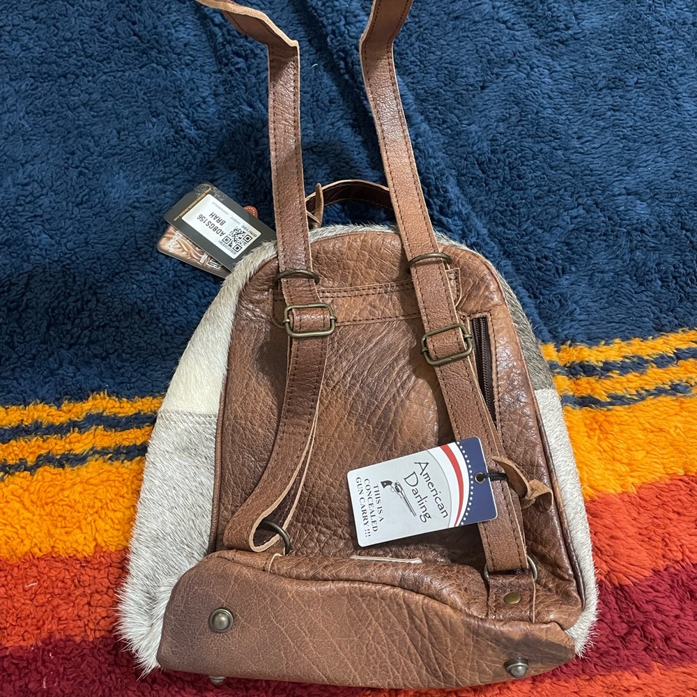 American darling cowhide backpack conceal carry purse with adjustable straps - Picture 2 of 5